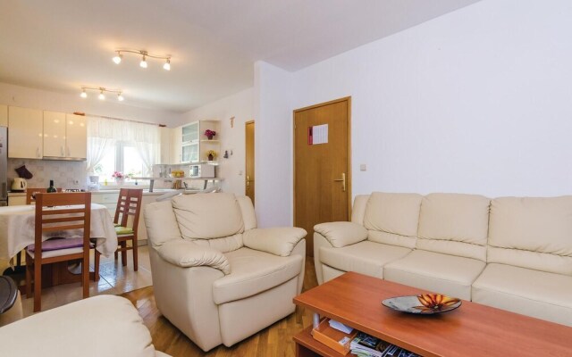 Beautiful Home in Plat With Wifi and 3 Bedrooms