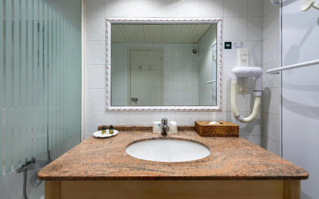 Le relais fleuri, Hôtel et restaurant Logis - Avallon