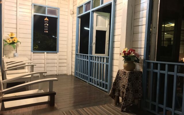 Kwan Phayao Lake House