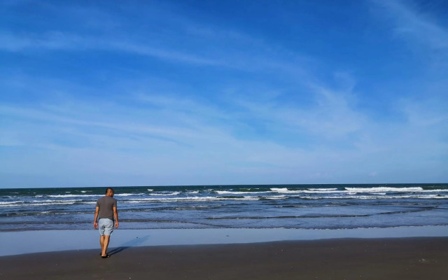 Samsuria Beach Resort & Residence
