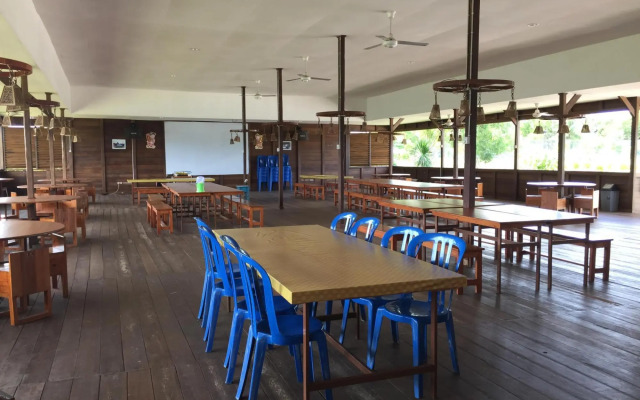 Pelangi Lake Resort and Hotel Belitung