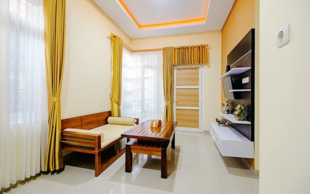 OYO 2010 Dalem Jongke Homestay