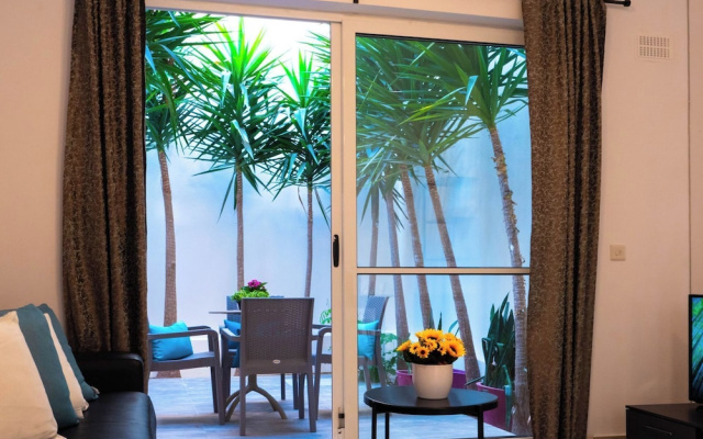 Tranquil 2 Bedroom Cityscape Apartments