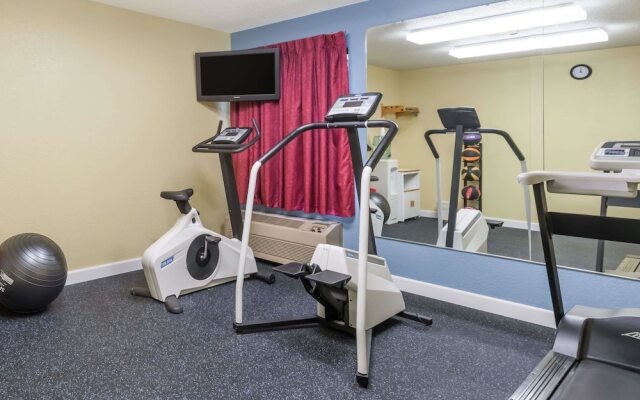 Days Inn & Suites by Wyndham Casey