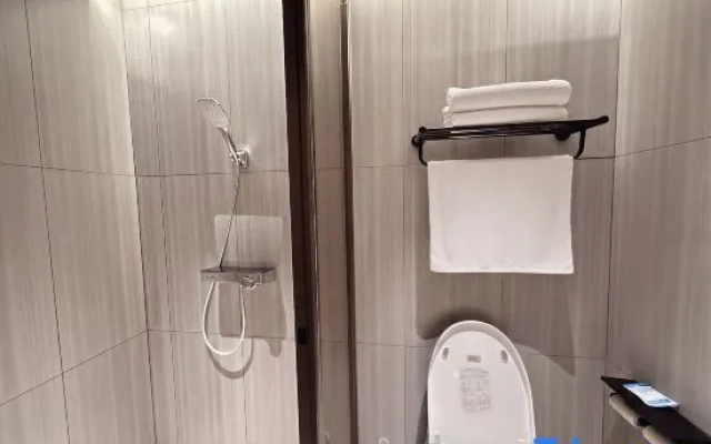 Boquan Hotel (Zhengzhou Hi-tech Zone Headquarters Enterprise Base) – Bathroom – Zhengzhou