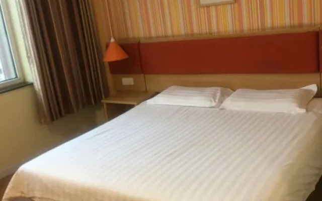 Home Inn (Weihai Wanda Plaza Haibin Road Crown Bathing Beach)