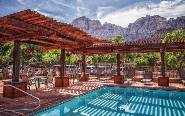 Cable Mountain Lodge