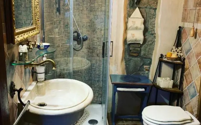 LAntico Loco Commodo