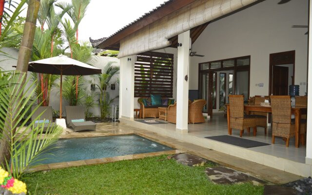 Villa Palm Kuning