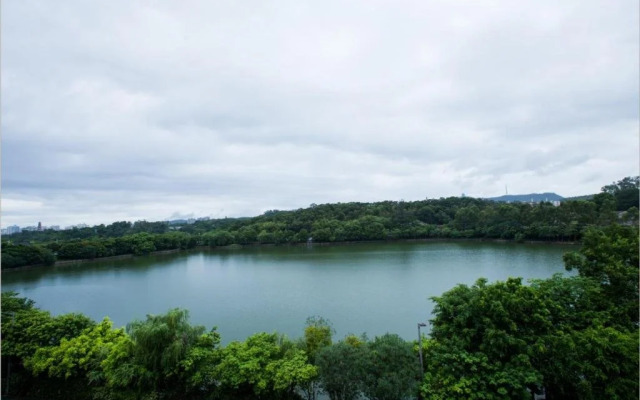 Gold Lake Hotel
