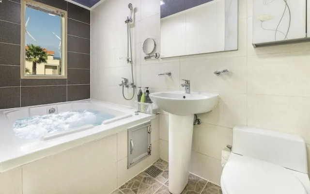 Jeju Basafan Spa Pension