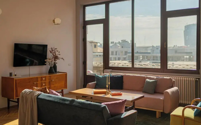 Spacious 3BR Atrium Penthouse, Balcony, Cismigiu