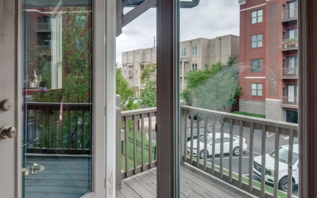 Close to the Gulch - Book Today