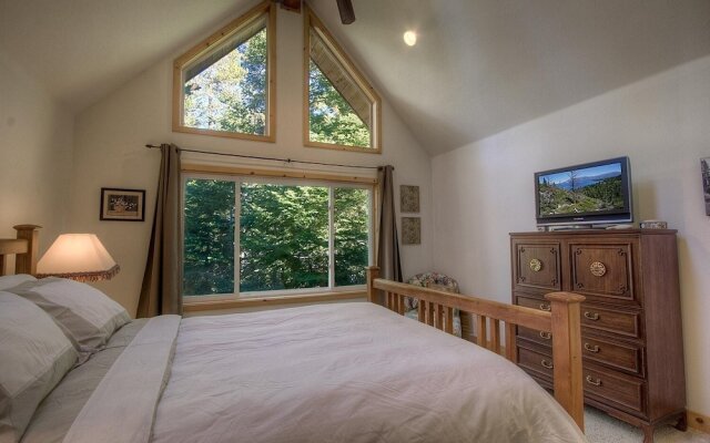 Knotty Pine Retreat 3 Bedroom Home