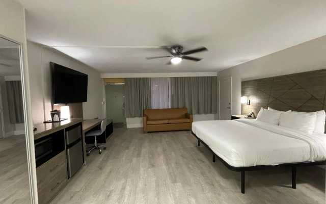 Quality Inn & Suites Airport/Cruise Port Hollywood