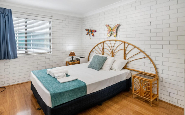 Trickett Gardens Holiday Inn
