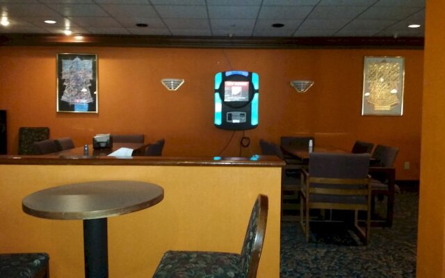 Candlelight Inn & Suites
