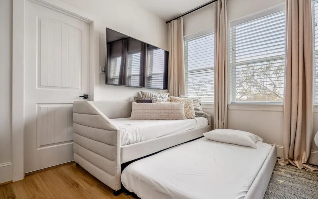 The Green Haus Luxxe Cabana Rooftop Retreat