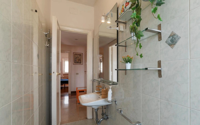 Roomy and Bright Apartment with Terrace