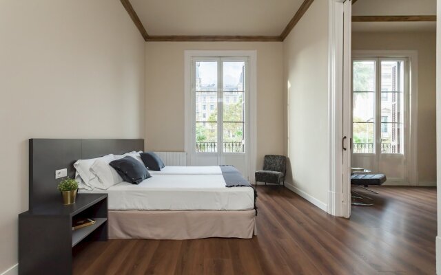 Ribera in Barcelona with 3 bedrooms and 2 bathrooms