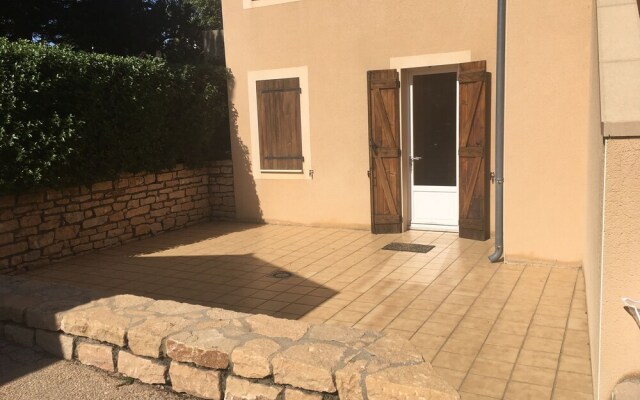 Studio Indépendant dans une Maison