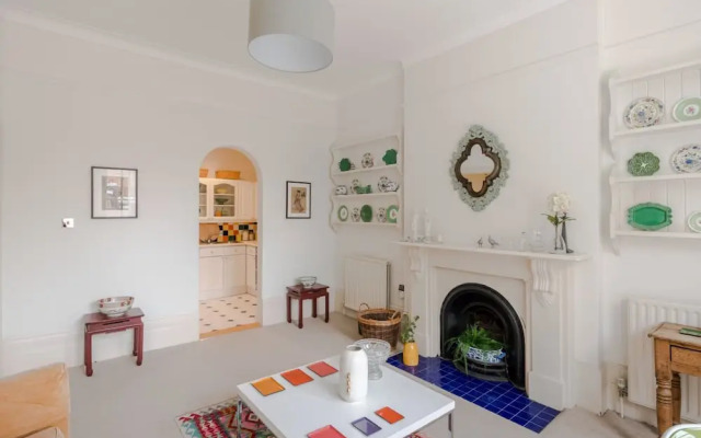 Traditional 2 Bed Apartment Notting Hill