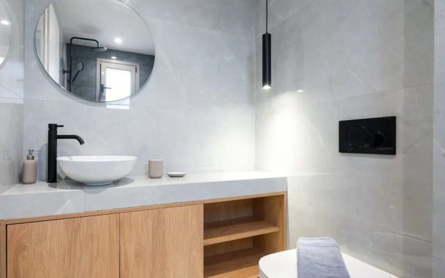 LIV - Modern Studio Apartment S8-3c