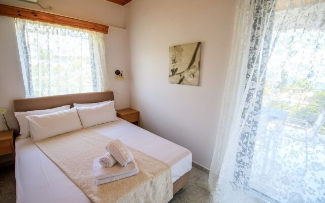 Peroulia Beach Houses