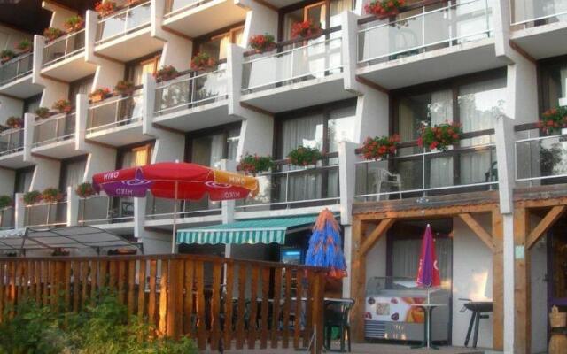 Hotel Le Galaxie