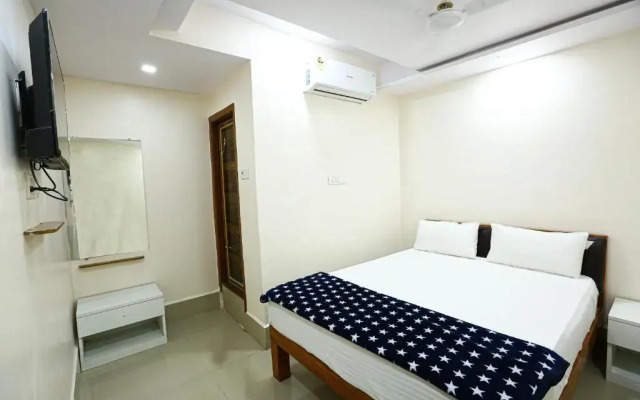 OYO 90380 Hotel Golden City