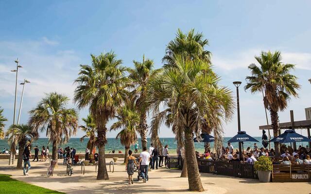 Saint Kilda Beach Hotel (formerly Rydges St Kilda)