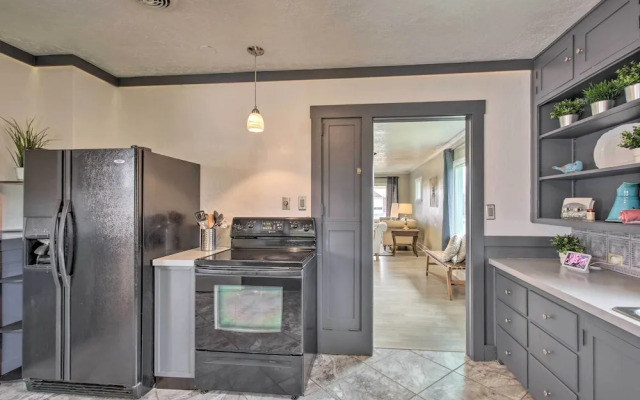 Convenient Preston Retreat w/ Private Yard!