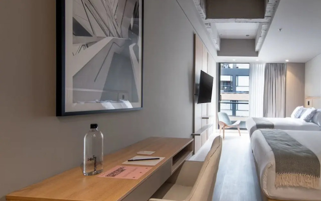 w Phenomenal Loft w/ Great Balcony in Unicentro