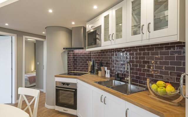 The Boats and Mountain Apartment