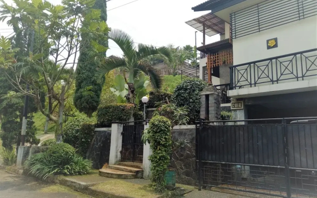 Kembang Guest House