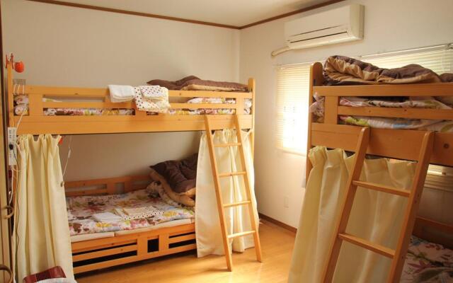 Guest House Carpe Hiroshima Koi - Hostel