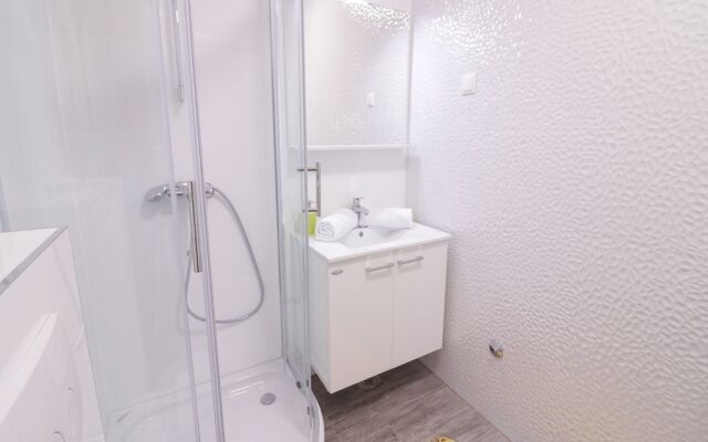 Apartments & Rooms Danivan Pool Villas B