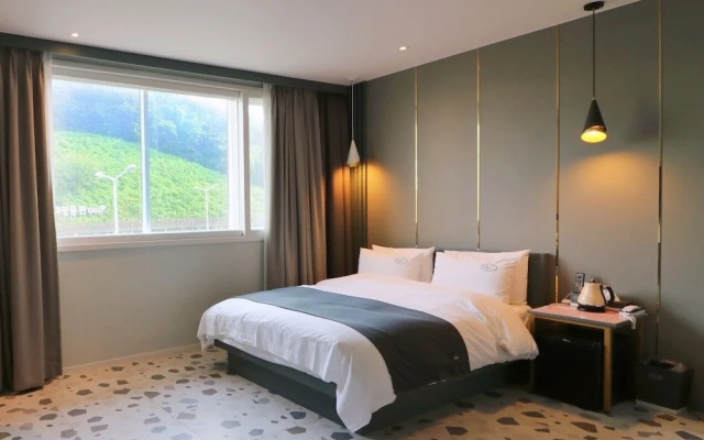 Stay-inn Hotel