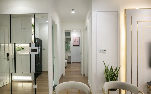 Canh Apartment in Vinhome Skylake