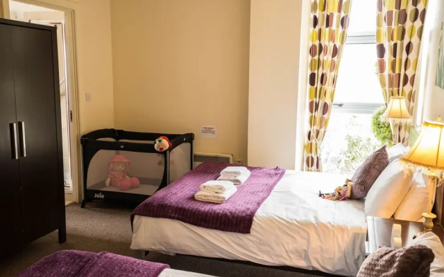 The Courtyard Apartments