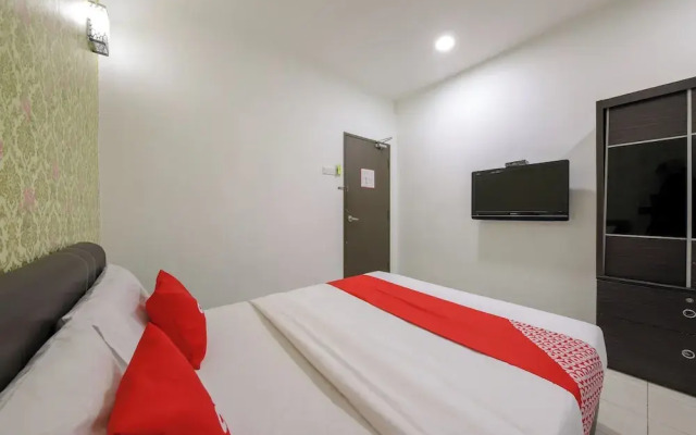 OYO 89497 Dream Nur Hotel