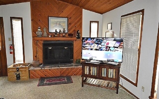 English - Three Bedroom Cabin