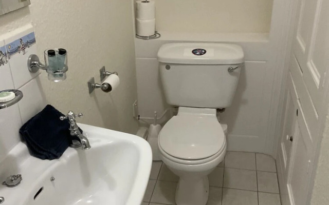 Number 52 Bed & Breakfast