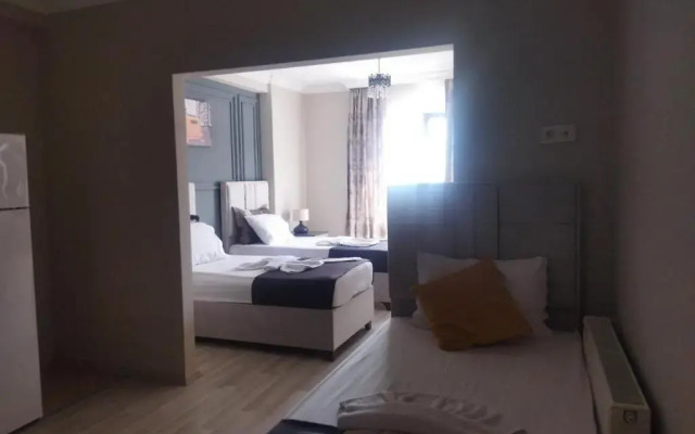The Queens Suite Hotel