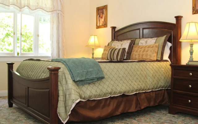 Monarch Cove Inn