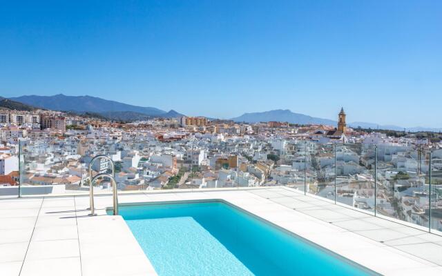 Blue Infinity Luxury Apartment by GHR Rentals