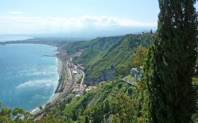 2 Bedrooms Appartement With Furnished Terrace At Taormina 3 Km Away From The Beach