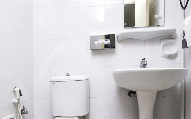 OYO 153 Odessa Hotel