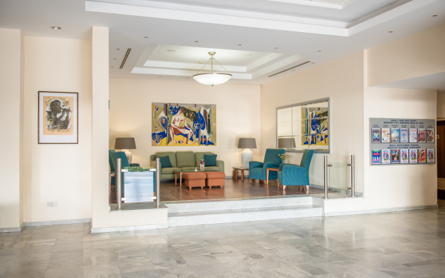 Cynthiana Beach Hotel