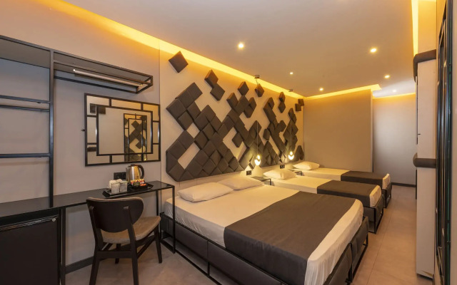 White Palace Hotel